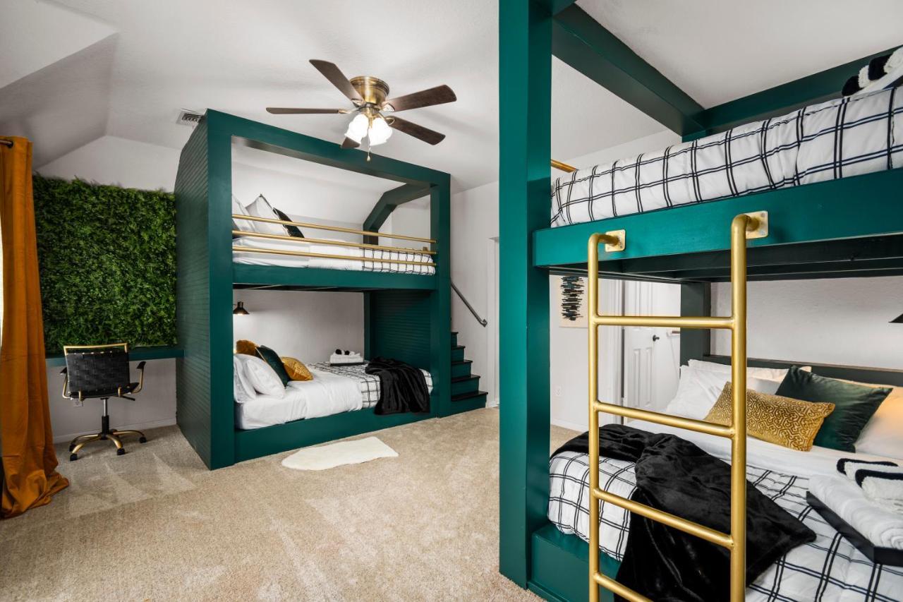 Boutique Bunkhouse Sleeps 20 Pool Hot Tub Outletmall Theatrerm Ev Friendly 赛普里斯 外观 照片