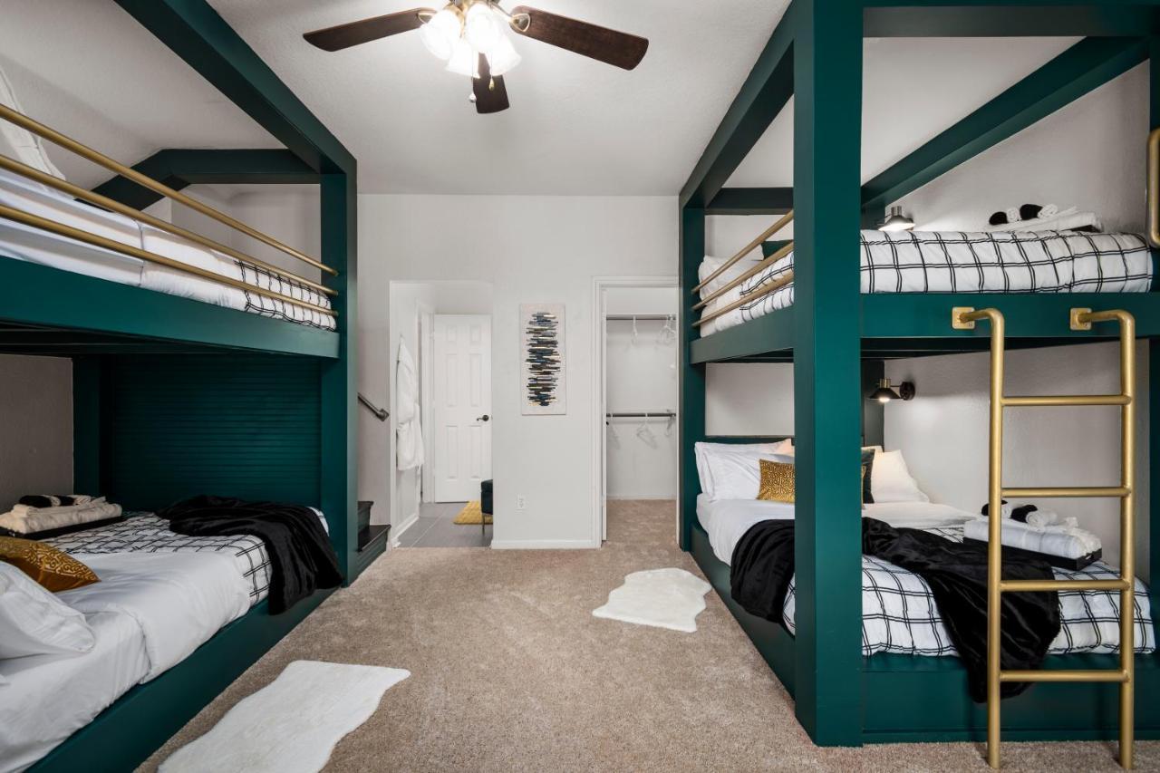 Boutique Bunkhouse Sleeps 20 Pool Hot Tub Outletmall Theatrerm Ev Friendly 赛普里斯 外观 照片